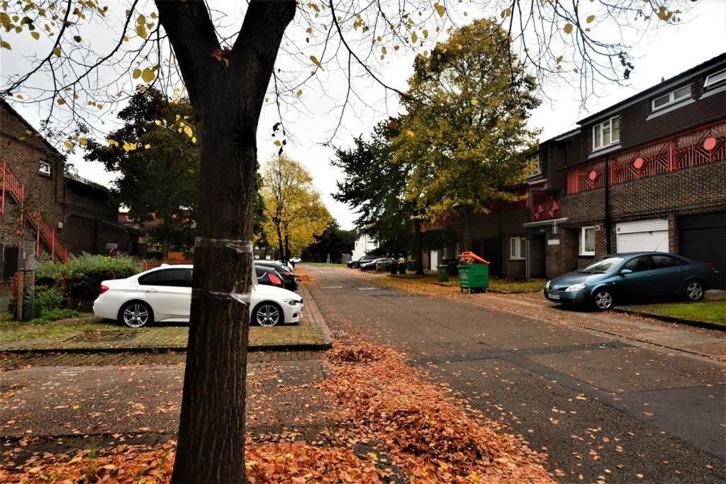 Spacious 2bedroom With Patio By Excel Centre Apartamento Londres